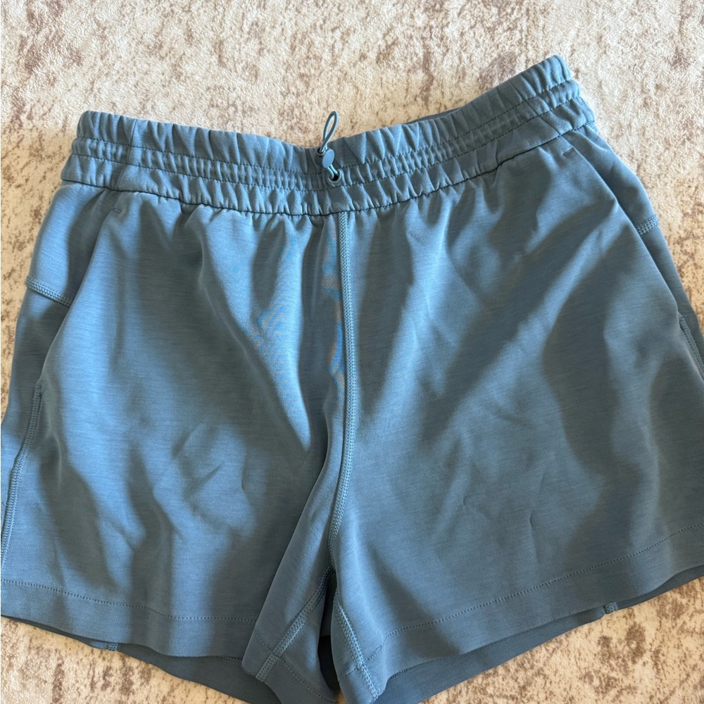 Lululemon Athletica Softstreme High-Rise 4” shorts
